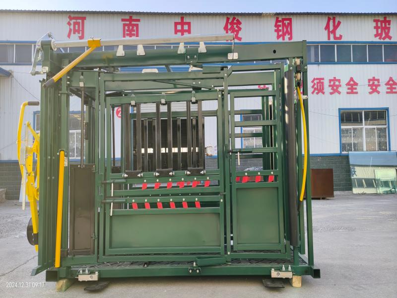 Manual squeeze chute successfully sold to Suriname and Papua New Guinea